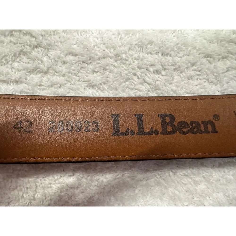 LL Bean Mens Black Full Grain Leather Belt Size 42 Silver Buckle Made in USA